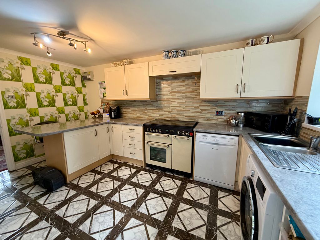 Property photo 3 of 14 Img_0226