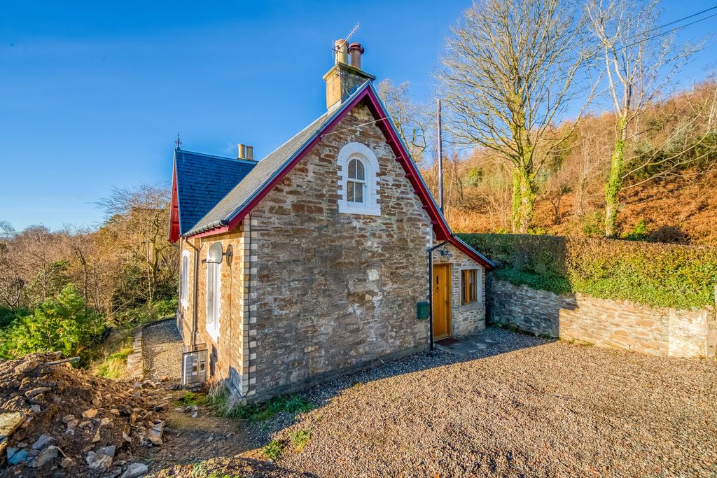 Property photo 2 of 14