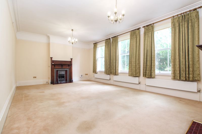 Property photo 3 of 17 Living Room