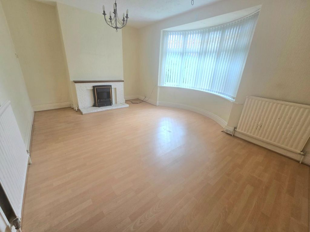 Property photo 2 of 11 Living