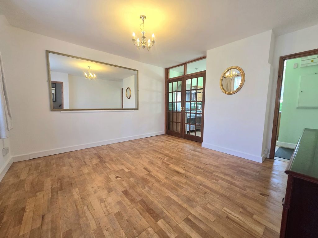 Property photo 3 of 13 14