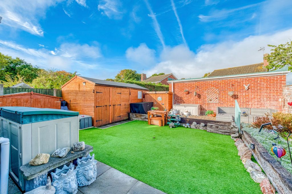 Property photo 2 of 20