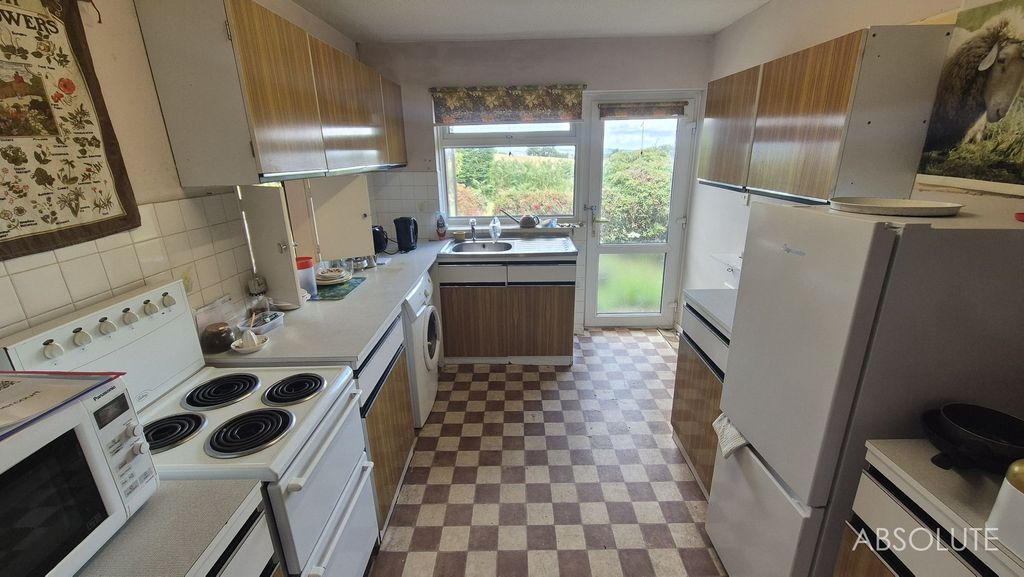 Property photo 2 of 24