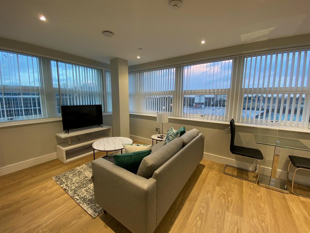 Property photo 2 of 6