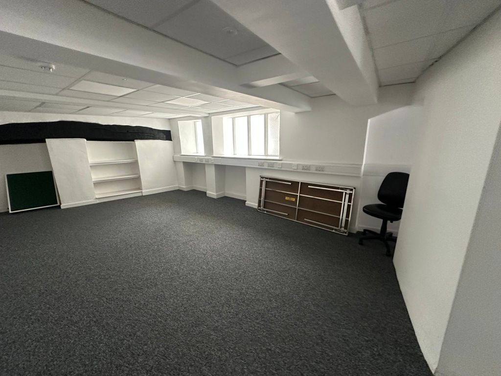 Property photo 3 of 8 Photo 2