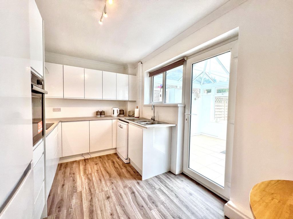 Property photo 3 of 16 Gallery