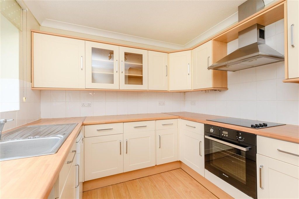 Property photo 3 of 15 Kitchen