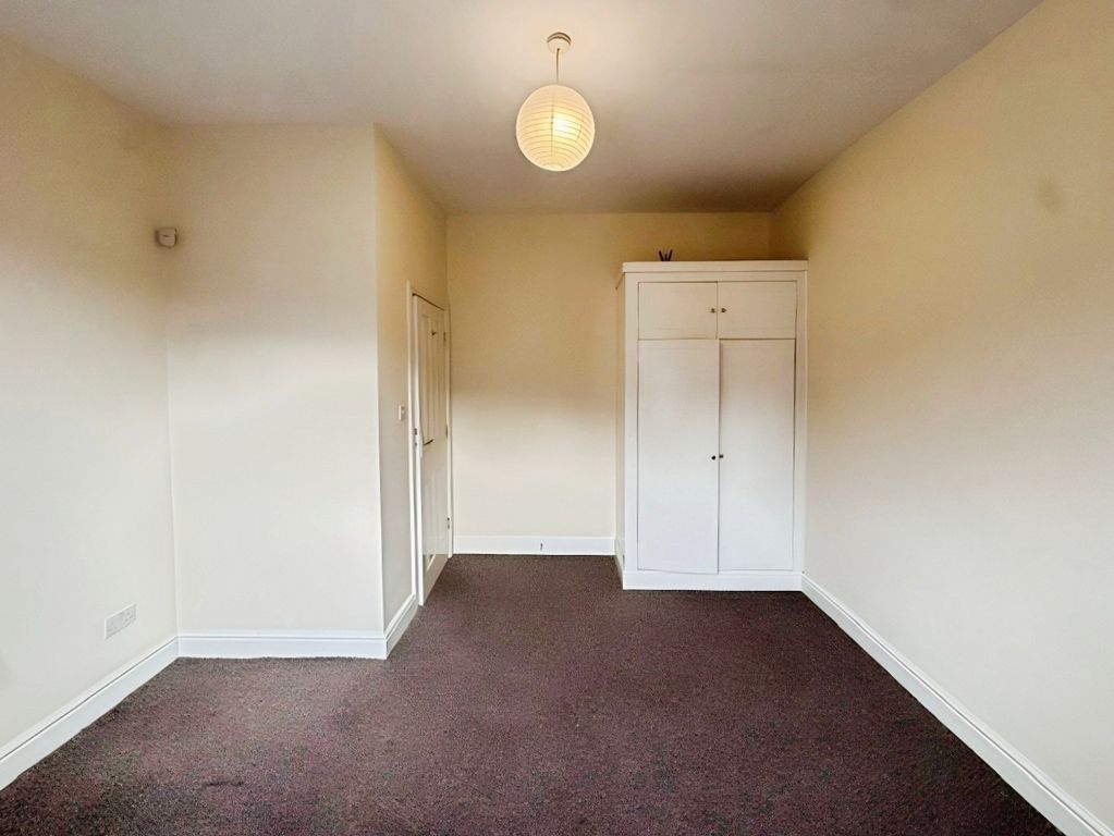 Property photo 3 of 10 Bedroom