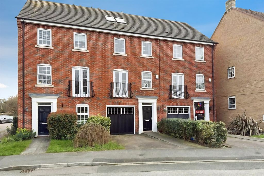 Property photo 1 of 42 (Main)