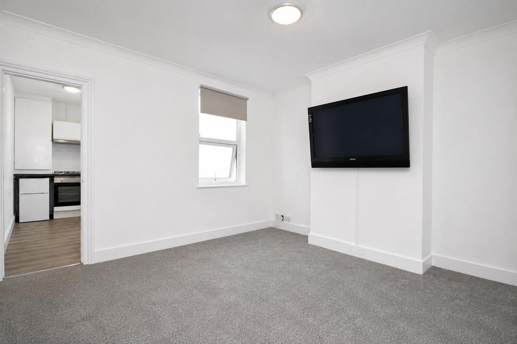 Property photo 3 of 16 Living Room