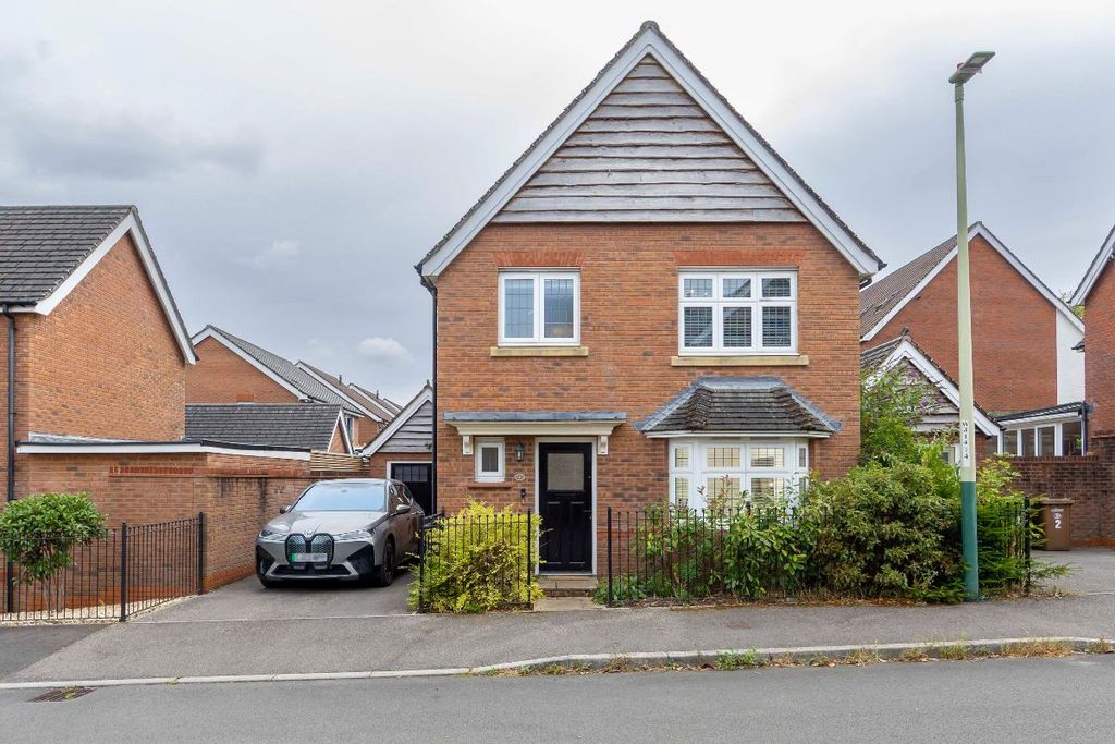 Property photo 2 of 39