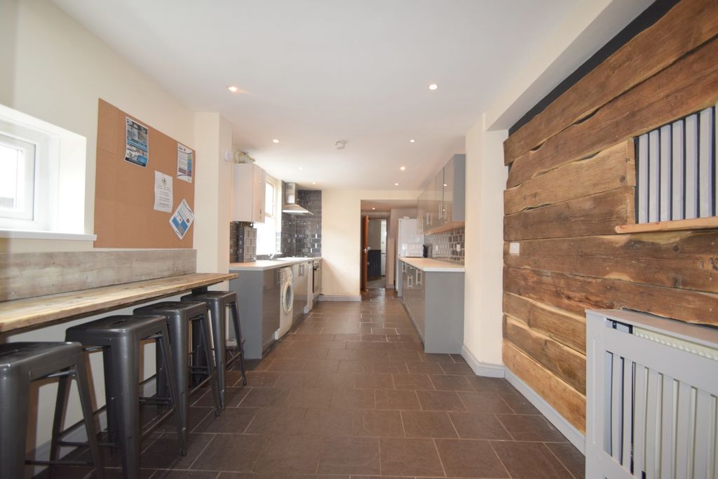 Property photo 2 of 17 Photo 2