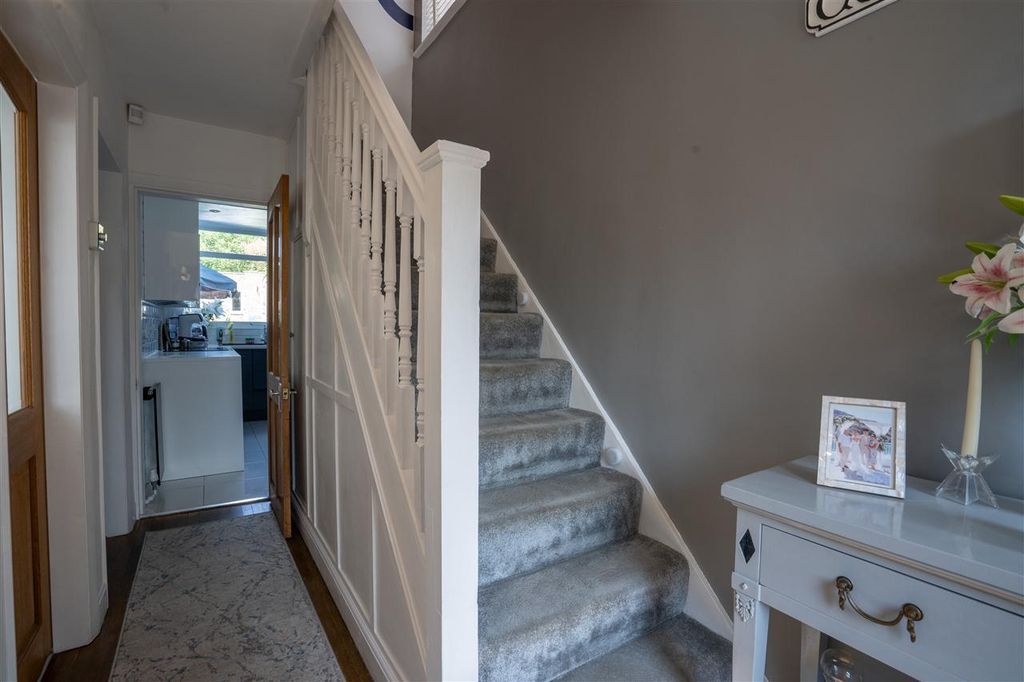 Property photo 2 of 19 Entrance Hallway