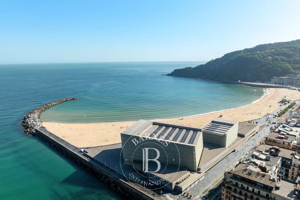 Property photo 1 of 44