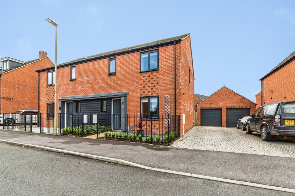 Property photo 1 of 25 Front