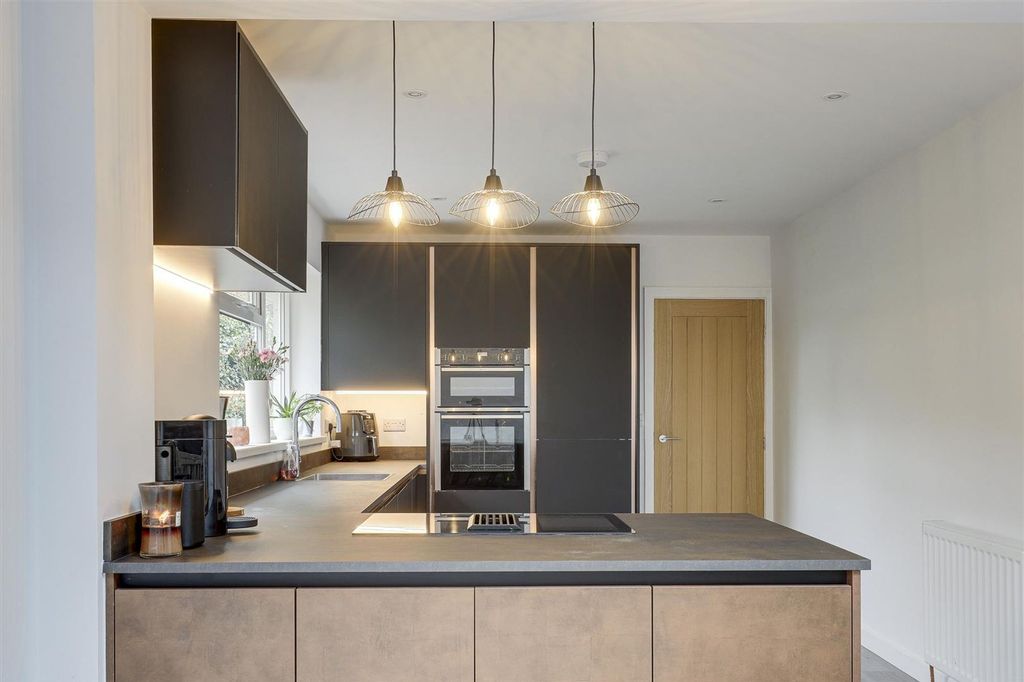 Property photo 3 of 29