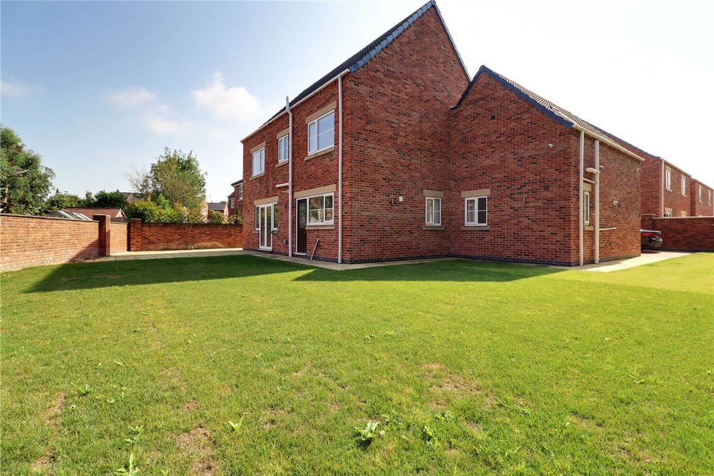 Property photo 2 of 22 Picture No. 13