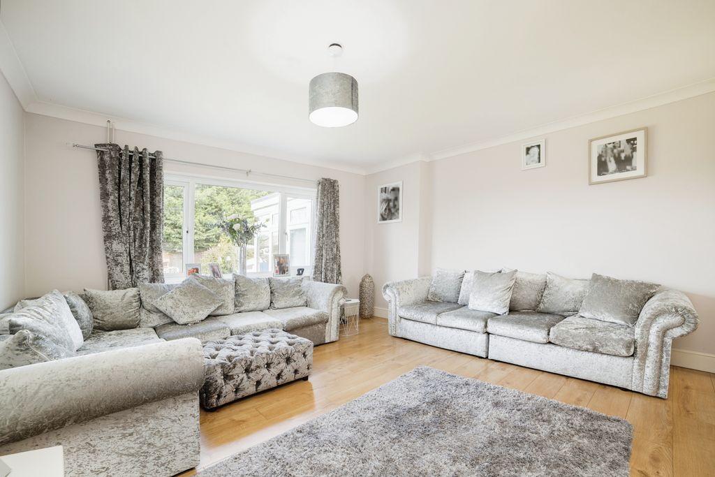 Property photo 2 of 15 Photography