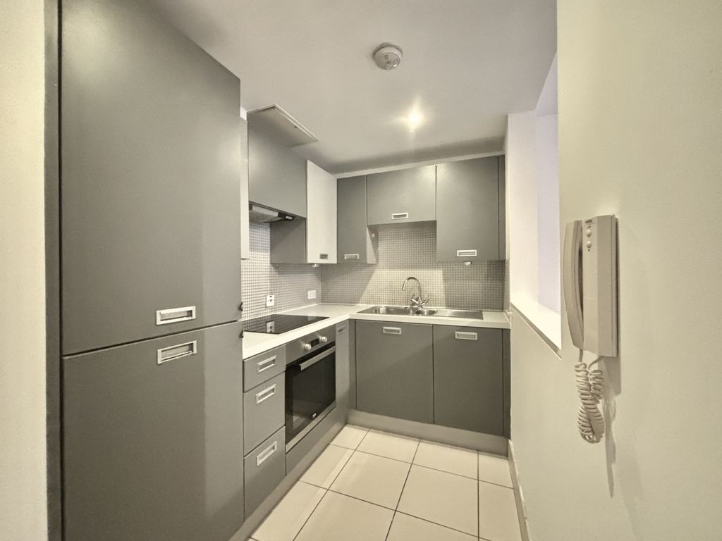 Property photo 3 of 10 Image00007