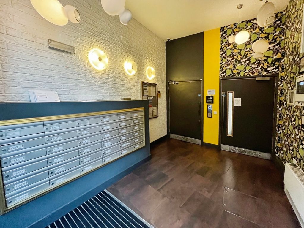 Property photo 2 of 10 Entrance