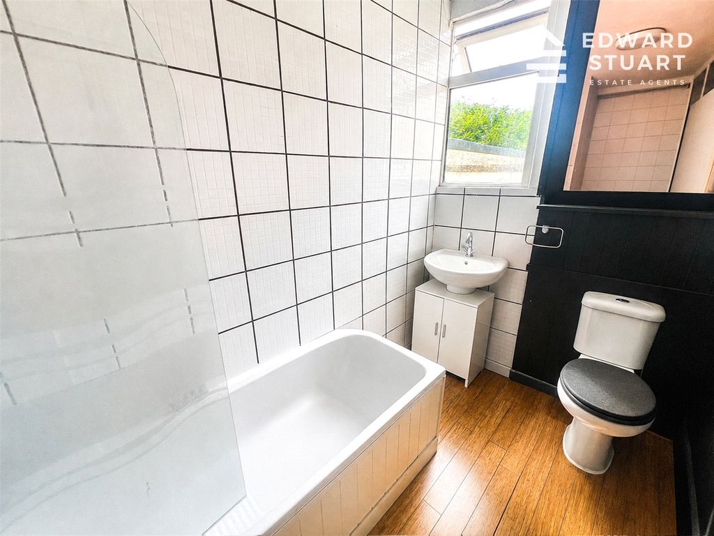 Property photo 3 of 7 Picture No. 06