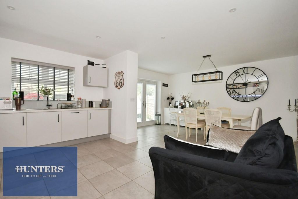 Property photo 3 of 25 Kitchen Diner 01.Jpg
