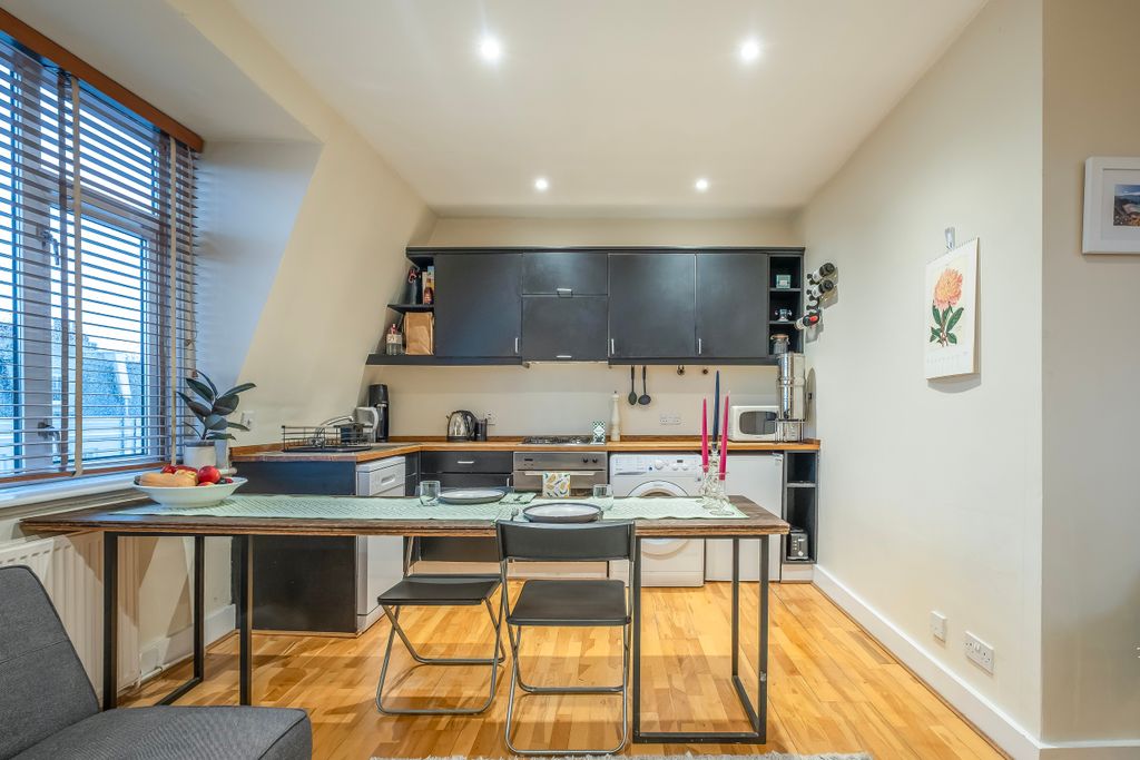 Property photo 2 of 9 Dining Area