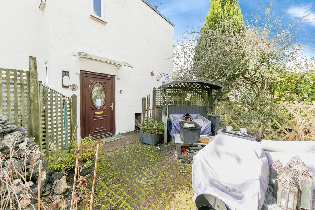 Property photo 2 of 14