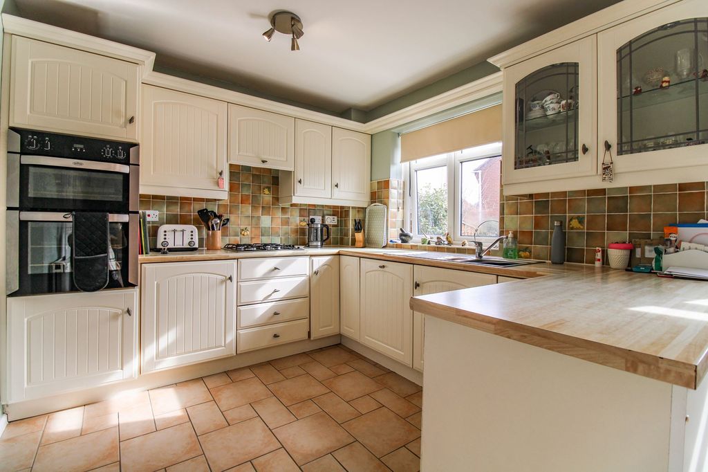 Property photo 3 of 17