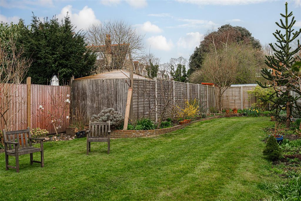 Additional image 11 of 4 bed semi-detached house for saleDeerings Road, Reigate RH2