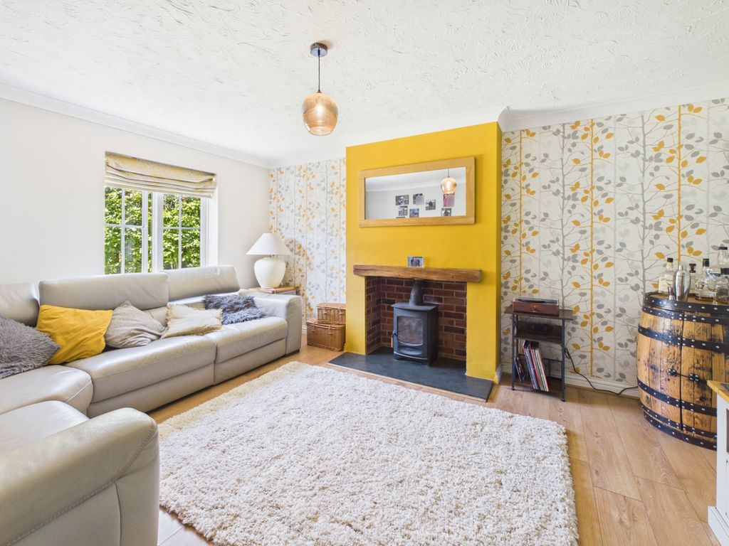 Property photo 3 of 25 Lattimore Close