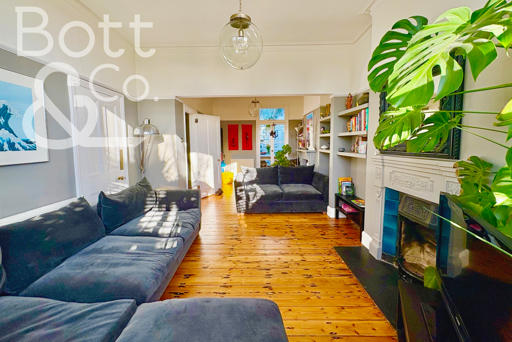 Property photo 3 of 33