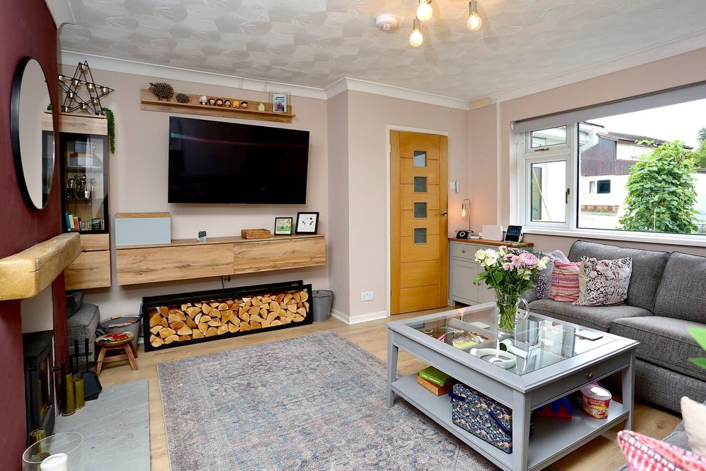 Property photo 3 of 37