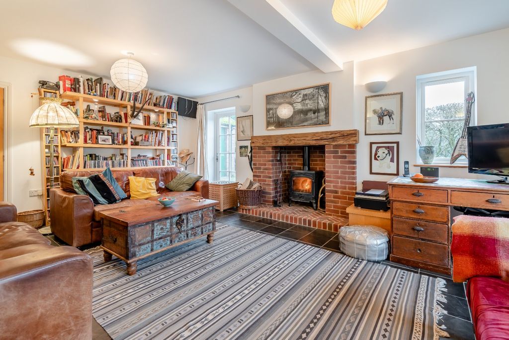Property photo 2 of 17 Sitting Room