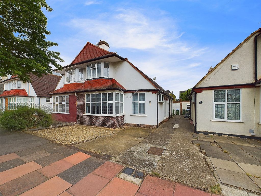 Property photo 2 of 20 3303833