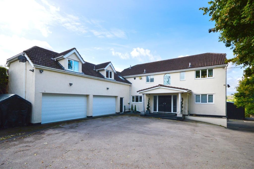 Property photo 2 of 46 Outside