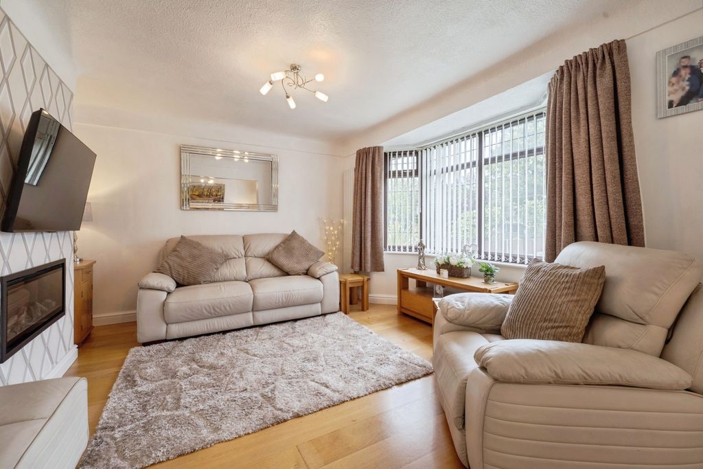 Property photo 3 of 21 Pbox-Img.Jpg