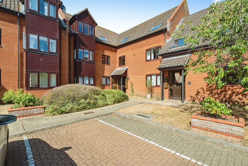 Property photo 1 of 10