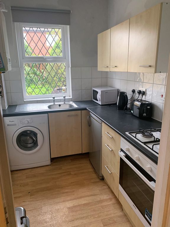 Property photo 2 of 6 Kitchen 