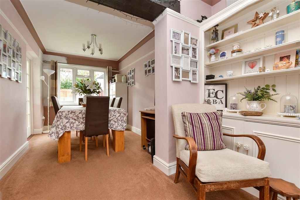 Property photo 3 of 11 Dining Area