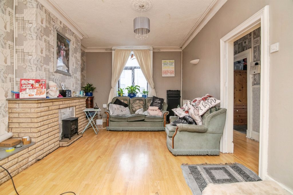 Property photo 2 of 14