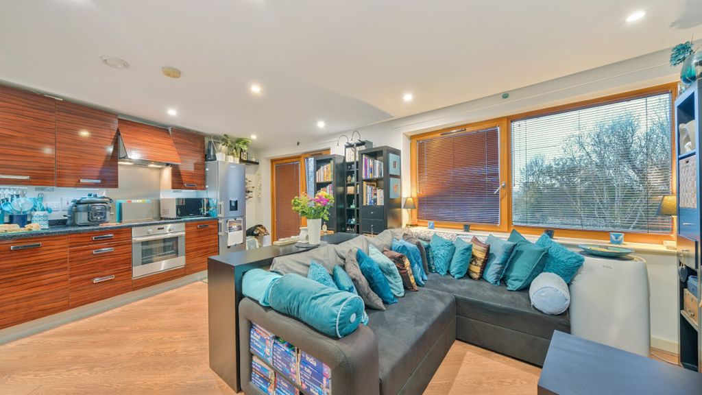 Property photo 3 of 18