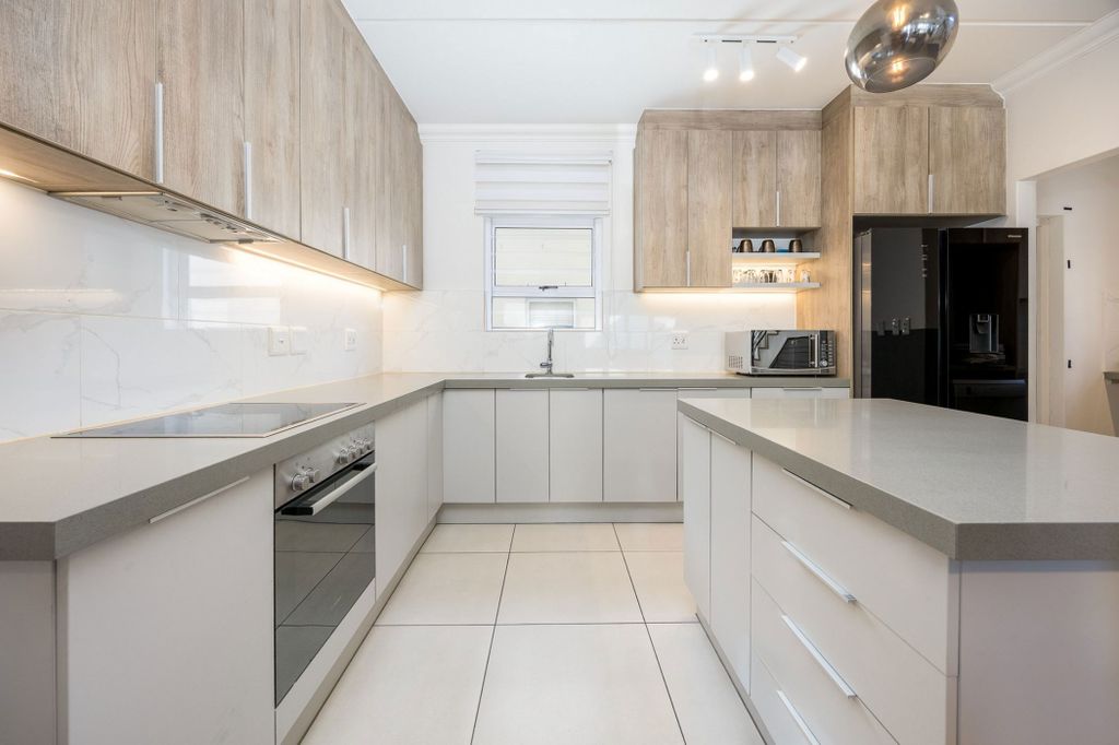 Property photo 2 of 28 Dbv1709646