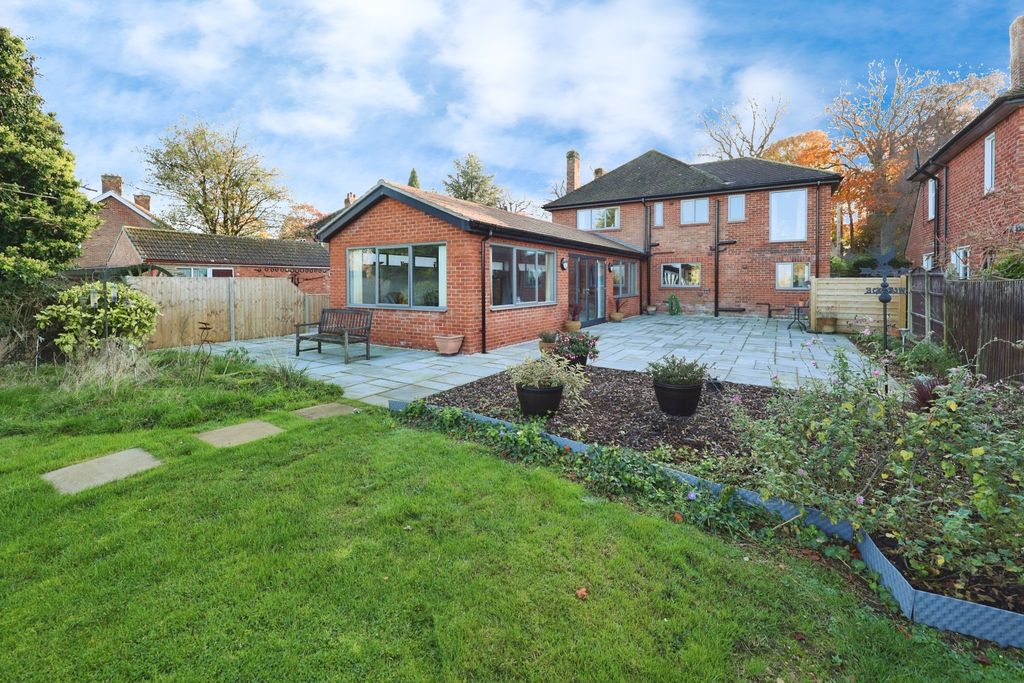 Property photo 2 of 32 4164452