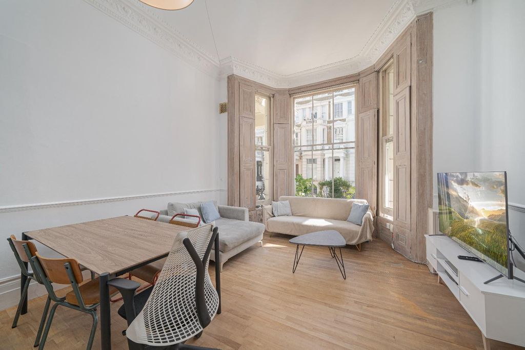 Property photo 1 of 8 3, 3 Nevern Road, Sw5, Martin &amp; Co (9).Jpg
