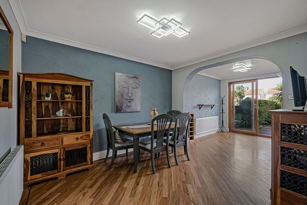 Property photo 3 of 23