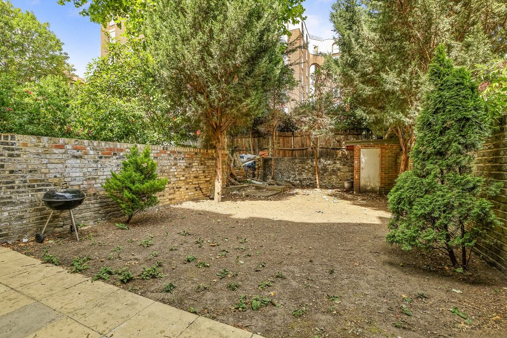 Property photo 2 of 11 Picture No. 13