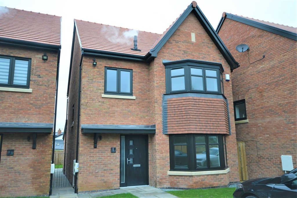 4 bed town house to rent Hockley