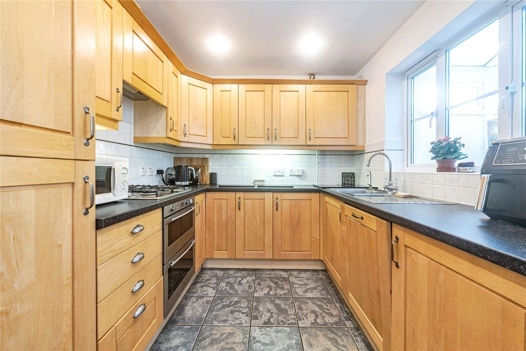 Property photo 2 of 23 Picture No. 48