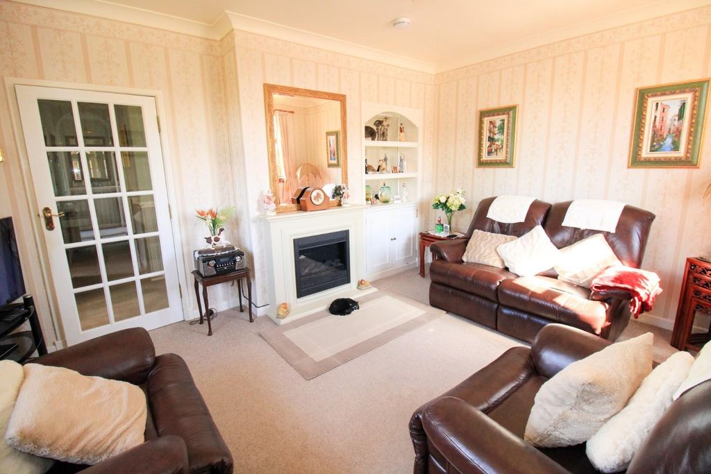 Property photo 2 of 11 Lounge (3)-2.Jpg